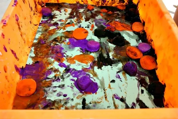 halloween sensory play with paint