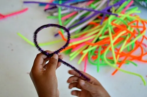 ine motor activities using pipe cleaners