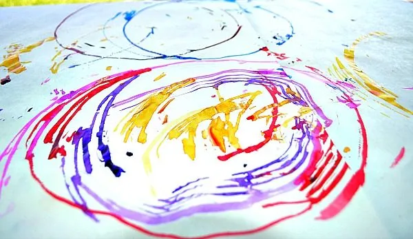 concentric circles tooth brush art