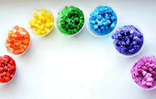 coloring marshmallows for art