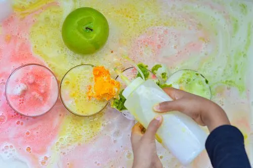 play with baking soda apples