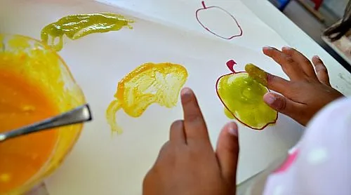 apple paint drawing