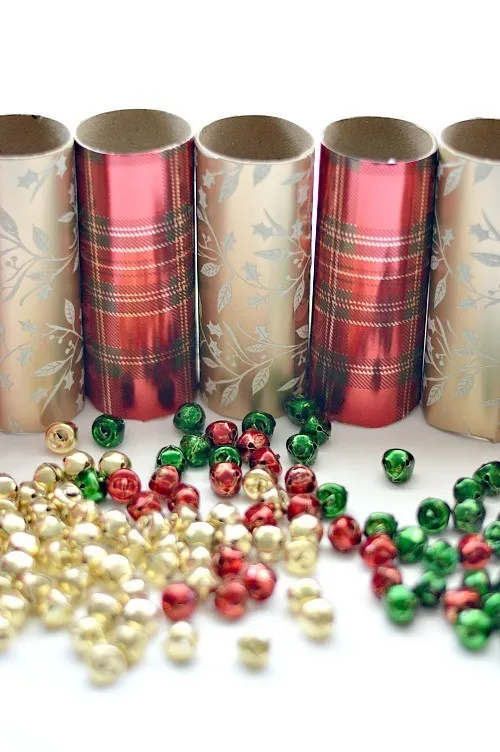 http://funlittles.com/wp-content/uploads/2014/12/shiny-paper-rolls-fine-motor-game.jpg