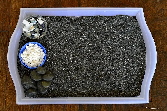 make-halloween-theme-sensory-bin