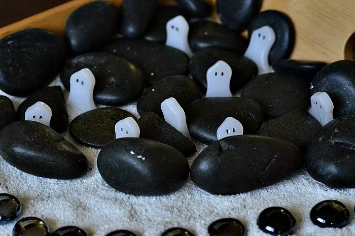 ghost-patch-halloween-sensory-bin