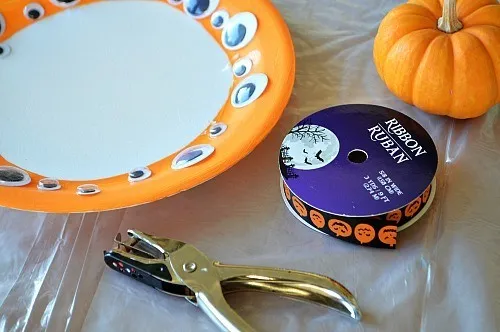 hangin wreaths halloween craft