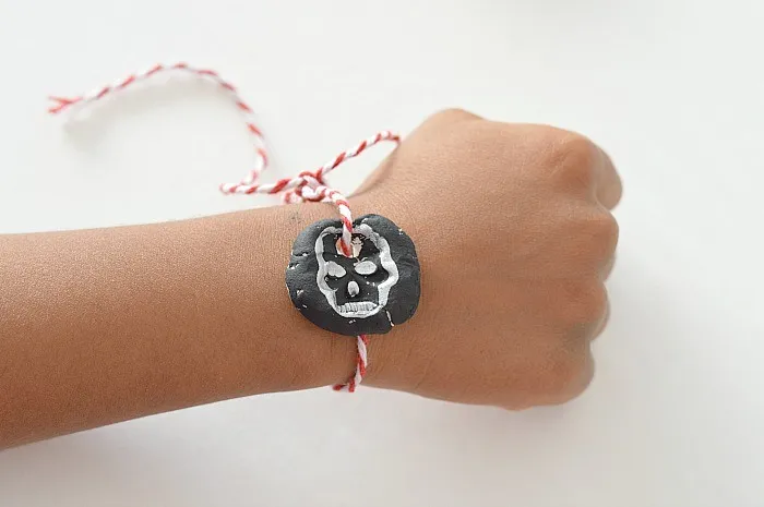 halloween-themed-kid-jewlry