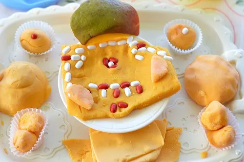 playdough play with mango playdouogh