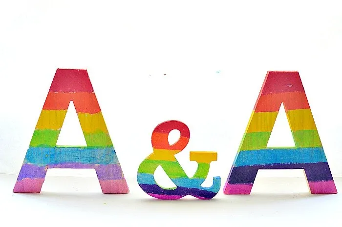 paint-wood-letters-with-paint-sticks