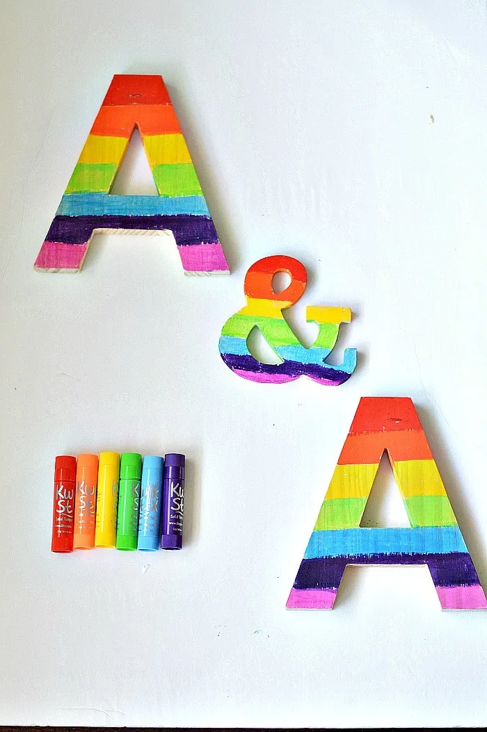 paint-wood-letters-with-paint-sticks