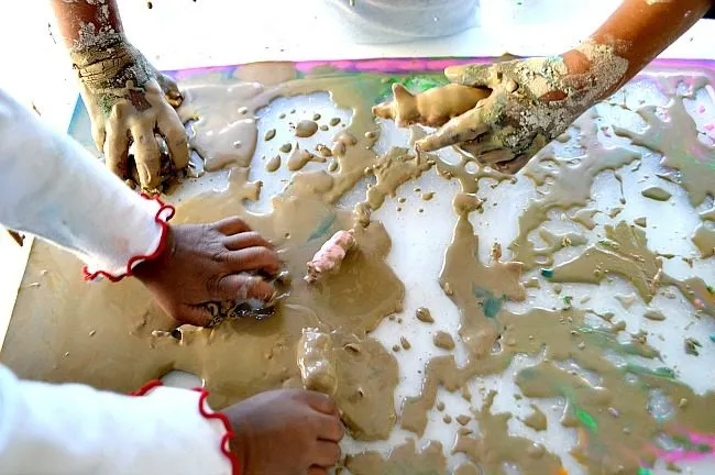 pig play with goop