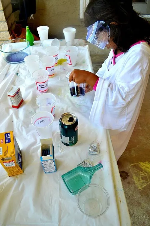 kid hands on science