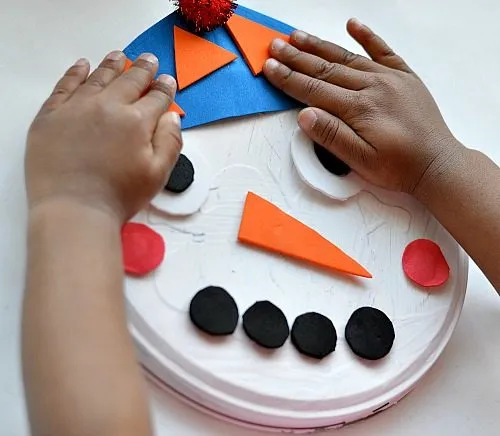 playing with snowman craft (2)