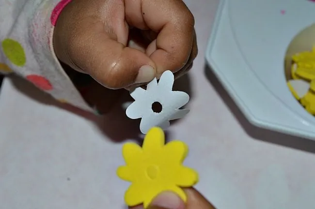fine motor play in spring craft