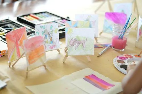 reating art on post it papers