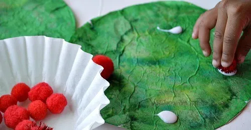 fine motor apple craft for preschoolers